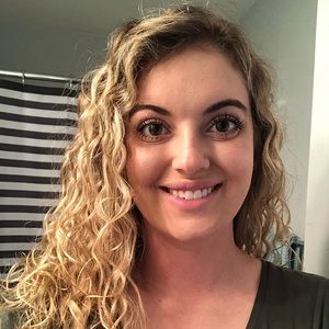 Meet your Posher, Lauren